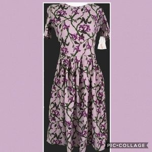 NWT LuLaRoe Small Amelia dress